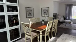Cozy Room with Private Bathroom & Fast WiFi - Image 4