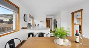 Residence at 165 Great for large groups Sleeps 11 - Image 4