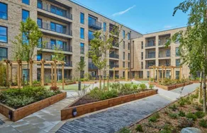 Penthouse Apartment - City Centre - Parking, Balcony, Self-Check-In, Fast Wifi and Smart TV with Netflix by Yoko Property - Image 4