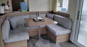 19 Laurel Close Highly recommended 6 berth holiday home with hot tub in prime location - Image 3