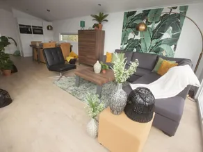 Cozy Garden Home w Fireplace - Image 5