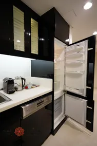 Central 1 BR apartment in Canal View Dubai - Image 2