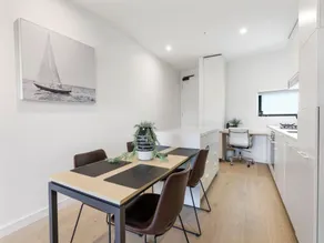 Modern 2-Bed Ivanhoe unit with Parking - Image 3