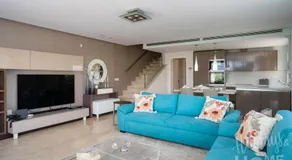 Holidays & Home Beachfront Neptuno I, Sea Views,Pool,Garden, Elviria - Image 2