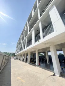 Samutsakorn condo - Image 3