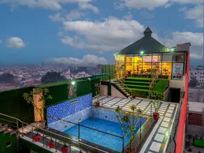 Hotel Sallow Grand - Image 4