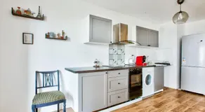 Chambre privée dans un appartement en colocation, parking gratuit - Image 4