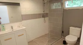 Le clos des Romarins Chambre JONQUILLE - Image 2