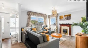 Spacious 3 Bedroom Brighton Home - South Downs - Stunning Sea Views - Garden - Pool Table - FREE Parking - Image 2