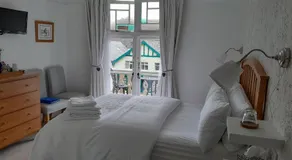 Gable Lodge Guest House - Image 2