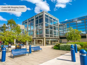Beautiful City Centre Apartment with Free Parking, Fast-Wifi, SmartTV with Netflix and Private Garden by Yoko Property - Image 4