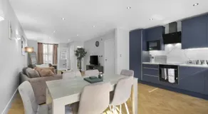 4 Bedroom and 3 Bathroom Family Home with Garden in Isleworth - Image 2