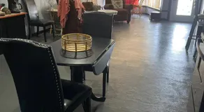 Storefront apartment - Image 5