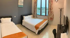 White House Homestay - Image 3
