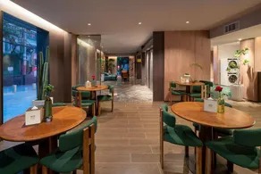 SAN HE Combined Hotel (Guiyang Jiaxiulou Hunter International Plaza) - Image 3