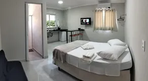 Kitnet Moderna com Ar, Garagem e Wi-Fi Rápido - Image 2