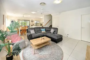 Modern, Spacious 3BR QLD Delight - Image 4