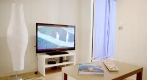 Modern apartment - Image 5