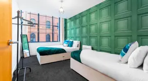LUXURY SEA BLUE-Birmingham central apartment - Image 3