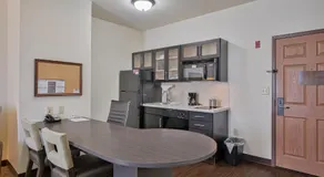 Affordable Suites of America Tulsa - Image 4