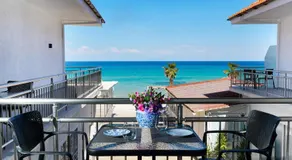 Emerial Deluxe Seaside Rooms - Image 2