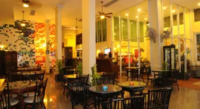 Lodge 61 Hotel - Image 2