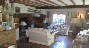 Clayton Wickham Farmhouse - Image 5