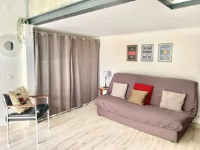 Studio apartment with private terrace in Cascais - Image 2