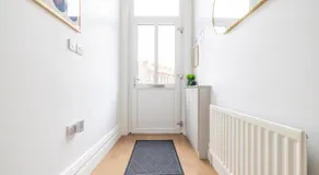 Luxury 1 bed Apartment - Image 4