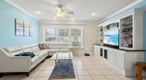 Lakehouse with Sunsets, Private Pool and Jacuzzi, 1Mi to Indian River Lagoon - Image 3