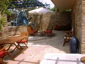 Manganos Apartments - Image 4