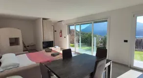 Lake view apartment and private covered parking space- La Terrazza di Jo - Image 2