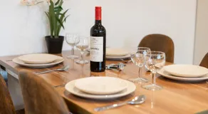 Cosy Modern City Centre 2 Bed Apartment - Image 5