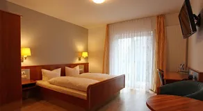 Landgasthof & Hotel Goldener Adler - Image 2
