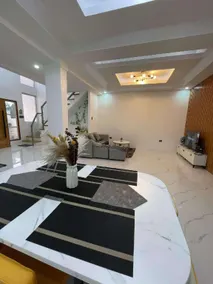 Le Salon Gris - Image 3