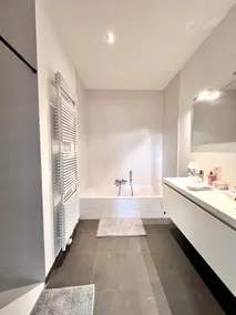 Spacious Loft Instant Favourite Up to 4 - Image 3