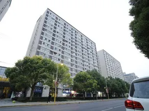 Light Luxury Apartment - Image 3