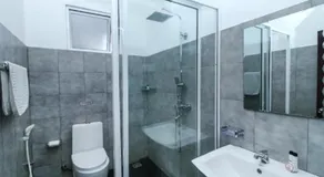 KINGS GATE Airport TRANSIT HOTEL - Image 2
