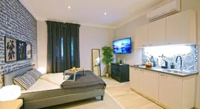 Frank-Kiss Apartments - Image 2