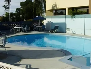 Town and Country Inn - Image 4