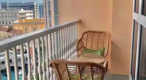 BGC, Luxe McKinley Condo at Venice Residences, Free Parking and WiFi - Image 3
