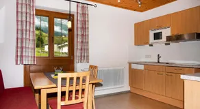 Apart Wallis - Image 3