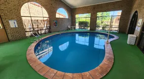 Idlewilde Town & Country Motor Inn - Image 2