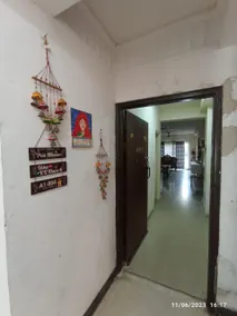 LUXURY AC  Rooms in  posh society (YASH HOME STAY) - Image 5