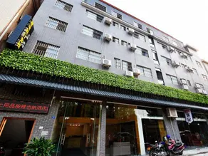 Fenglai Holiday Hostel - Image 5