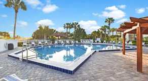 Great 1 bedroom 1 bath condo with heated pool - Image 3