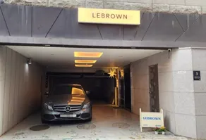 LEBROWN Stay - Image 3