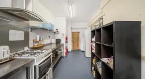 Breakwater Hostel - Image 4