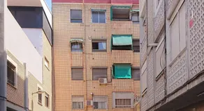 Alquilo habitación doble con aire acondicionado, nevera y baño privado - Image 4