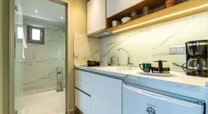 Estelle Family Luxury Apartments & Suites - Image 2